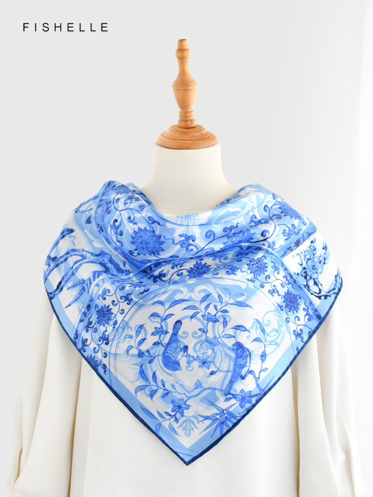 Blaue Blumen Vögel natürliche  – Scarf Silk Square Bewertung und Preis