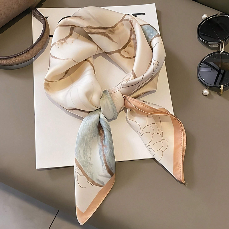 2024 Design Mode Druck Satin Q – Face Scarf Mask Bewertung und Preis