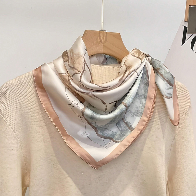 2024 Design Mode Druck Satin Q – Face Scarf Mask Bewertung und Preis